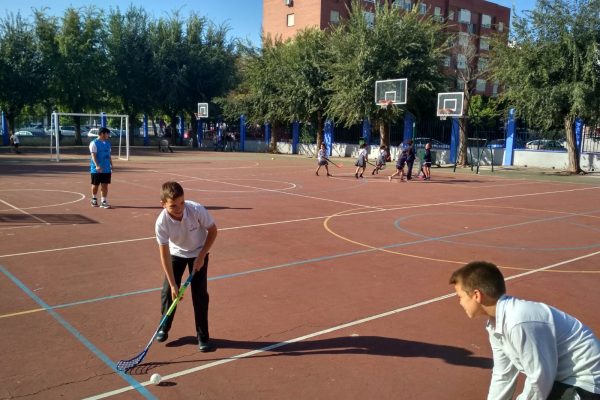 TallerFloorballJueves_1920 (2)